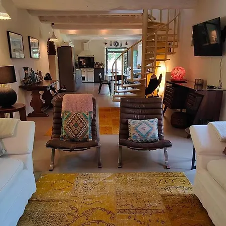 Private With Extensive Gardens And Pool *