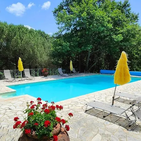 Private With Extensive Gardens And Pool Lisciano Niccone